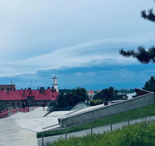 Насуваються хмари