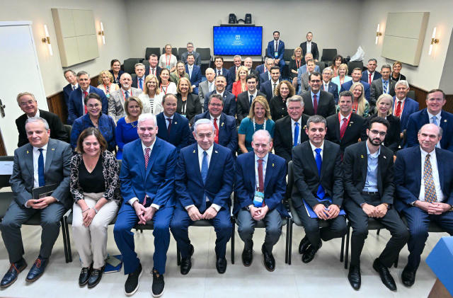 — 🇺🇸/🇮🇱 NEW: Republican Congress members met with Israeli Prime Minister and international fugitive Benjamin Netanyahu. @