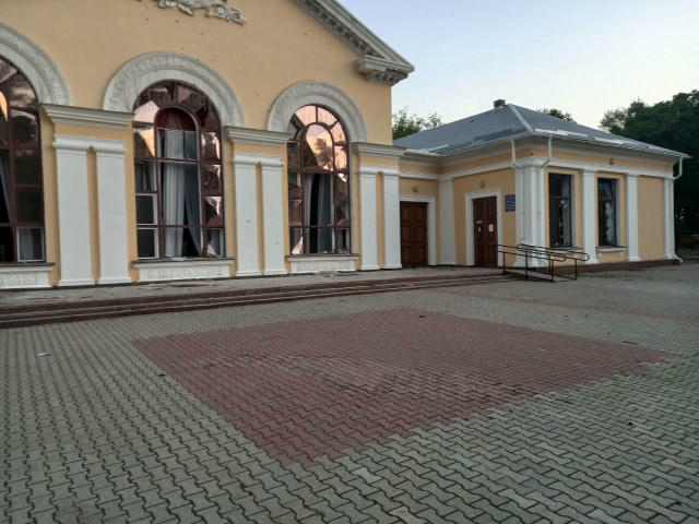 Триває ліквідація пожежі після нічної ворожої атаки. Локації обстежують відповідні служби. За попередньою інформацією - загиб