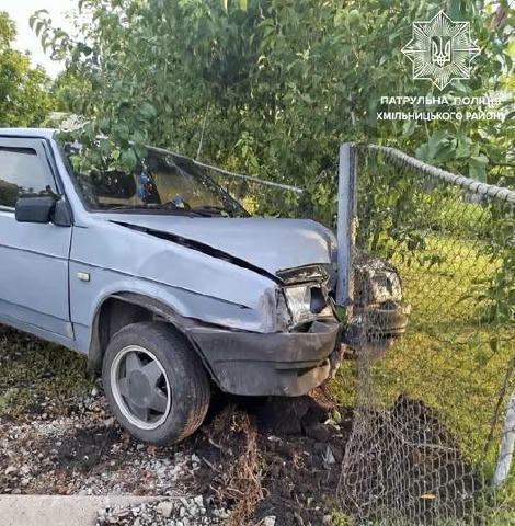 🚨 Нетверезий і без страховки вчинив ДТП — потрійний протокол! Учора ввечері у селі Павлівка водій ВАЗ 21099 вʼїхав у паркан.
