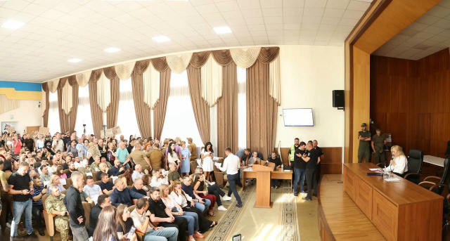 Маркушин вже не мер. Юристи кажуть, що рада діяла законно У коментарях в соцмережах мешканці громади задають питання щодо сьо