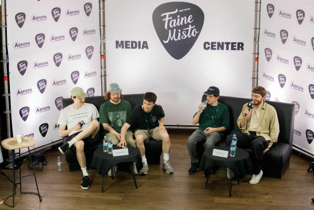 Скоро відкриються основні сцени Faine Misto 2025💥 Хто сьогодні залишить відбиток у вашій фестивальній історії?👀✍️ Беріть па