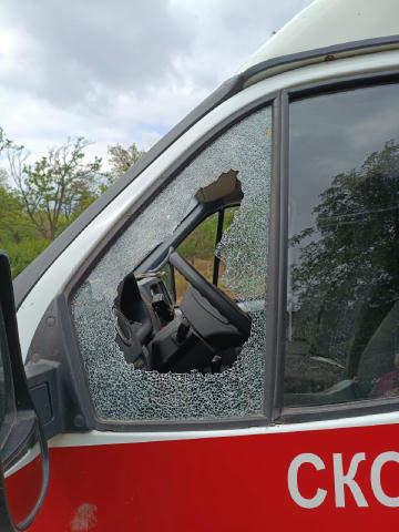 🚑 Министр здравоохранения ЛНР Наталия Пащенко опубликовала фото, поврежденной дроном ВСУ скорой помощи в Попаснянском районе