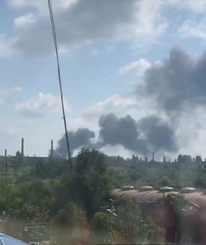 🙁Погані новини 🔥Повідомляють, що це горить приватна пекарня на КЗРК 😳Дівчина яка там працювала каже, що у цій пожежі загин