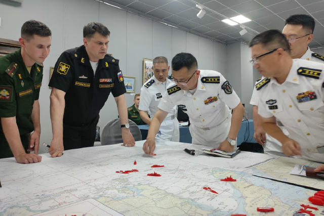 Корабли ВМФ России и ВМС НОАК вышли в Японское море для проведения учений «Морское взаимодействие-2025». После выхода в залив