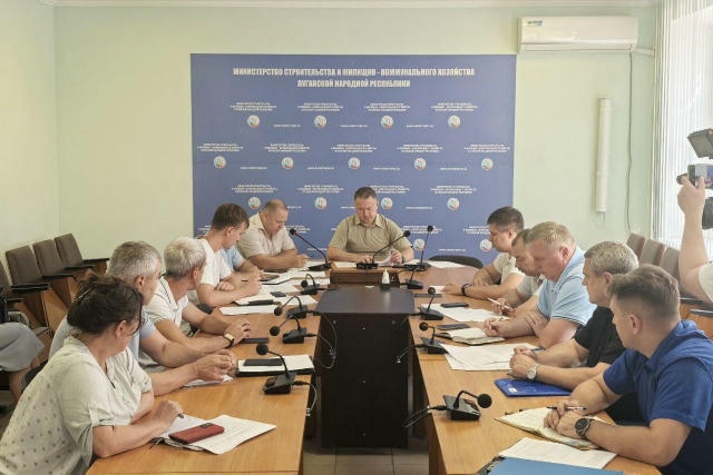 ✅План мероприятий по подготовке к предстоящей зиме в ЛНР выполнен на 64% 📌Об этом проинформировал министр строительства и ЖК