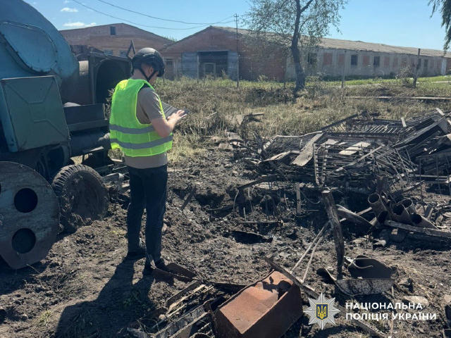 ❗️ Сьогодні близько 10:00 ранку рф завдала ракетного удару по території одного з агропідприємств у Сумській громаді. Внаслідо