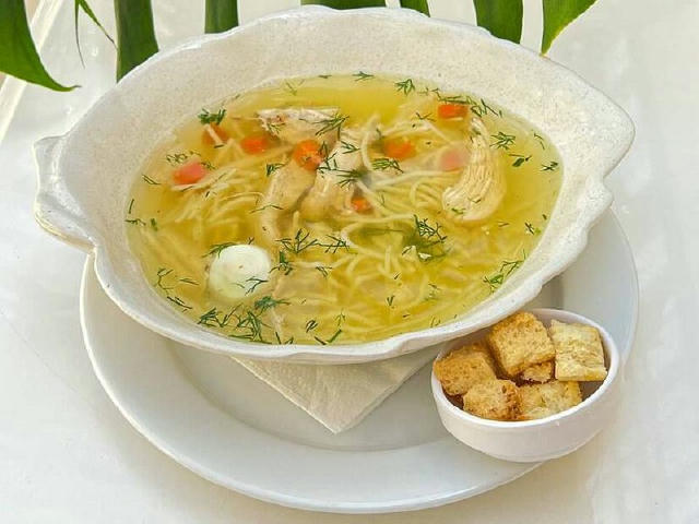 Користь курячого бульйону для серця та судин ✅ Курячий бульйон - джерело важливих мінералів, у тому числі калію, кальцію та м