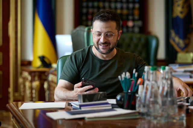 Дуже хороша розмова з Генеральним секретарем НАТО Марком Рютте. За два дні маємо вже понад мільярд доларів від наших європейс