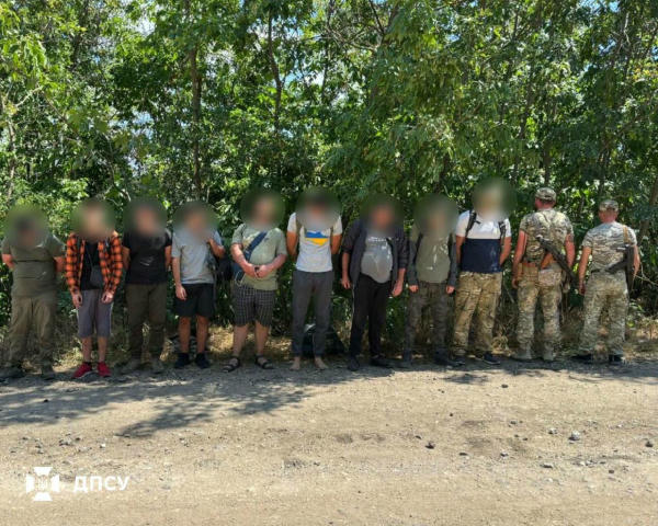 😳Три доби йшли пішки до Молдови 9 чоловіків з України. Серед затриманих «туристів» є жителі Дніпропетровщини. У разі успіху 