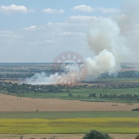 🤬Біля Даманського палають поля. Зачиняйте вікна, бо смердить жах.
