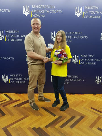 🏆 ВІТАЄМО З ВИСОКИМ ДОСЯГНЕННЯМ 🔥 Наша тернівчанка, спортсменка СФК «Воїн» Сауляк Поліна здобула почесне звання МАЙСТРА СПО