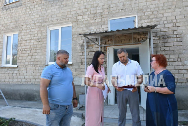 🏠В Лутугино завершен капитальный ремонт общежития при поддержке региона-шефа – Ульяновской области 🔍Евгений Бондарь и замес