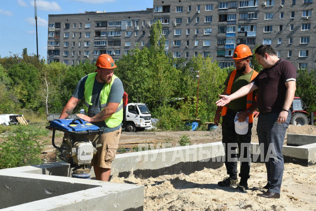 ⚙️Масштабный ремонт центрального сквера в Кировске продолжается 🧱В рамках федерального проекта «Формирование комфортной горо