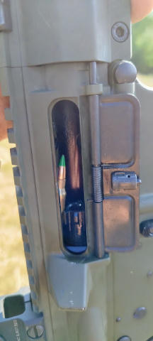 Оця затримка на UAR-15 - одна із найскладніших для усунення бійцем на місці Трапляється вона, на щастя, нечасто. Переважно - 
