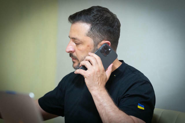Якраз дорогою від наших бригад на Сумщині провів розмову з Президентом Трампом. Ця розмова відбулася після візиту представник