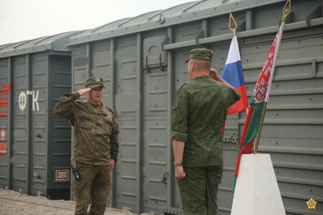В Республику Беларусь прибыл первый эшелон с военнослужащими Российской Федерации и техникой для подготовки и дальнейшего уча