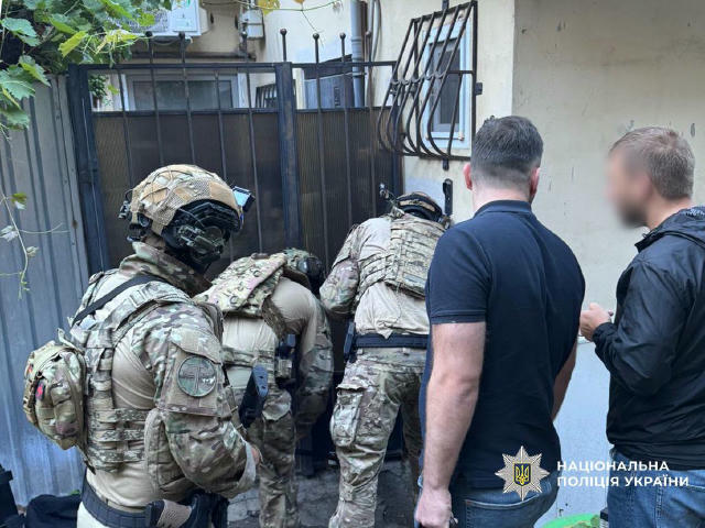 «Заробляли» на договірних іграх: поліцейські оголосили підозру учаснику транскордонної злочинної групи Оперативники кіберполі