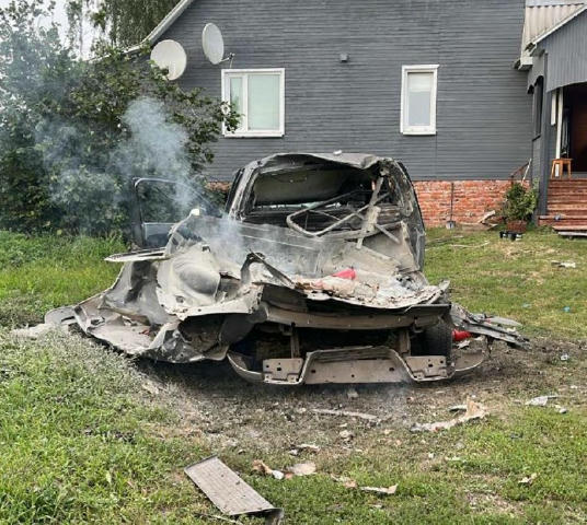 Увечері росіяни вдарили безпілотником по селу Новгород-Сіверської громади. По звичайному домогосподарству. Поранень зазнала 2