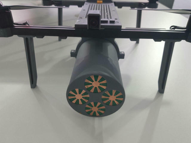 На росії представили FPV-дрон «вєлєс-10.др» з донаведенням на джерело радіовипромінювання для боротьби із окопними засобами Р