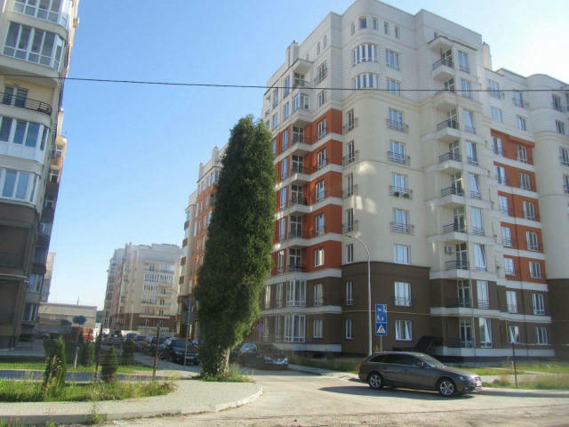 Стрийська 115Ж, Квіти-Львова. Оренда: 1 кім/ 41м2/ 2поверх. Затишна спальня з двоспальним ліжком та телевізором Квартира обла