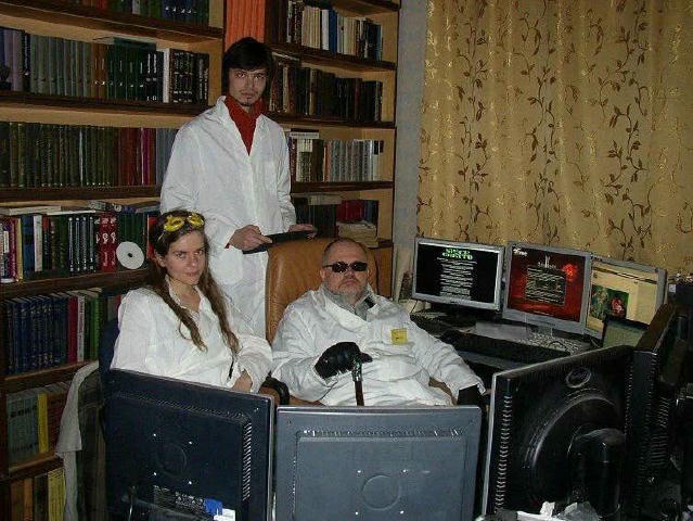 НЕ ПО МАМЕ ВОТ ТЫ И БЕСИШЬСЯ А если серьезно, посмотрел таки стрим ДЕГа, где он подтверждает, что Потупчик была у него на сва
