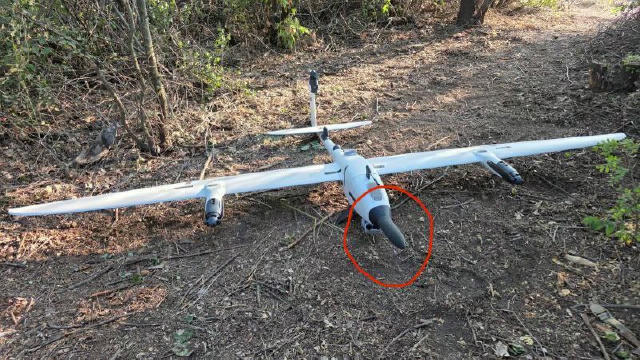 Украина получила на вооружение немецкий контрбатарейный БПЛА Vector WASP с микрофоном. По словам разработчика, микрофон по зв