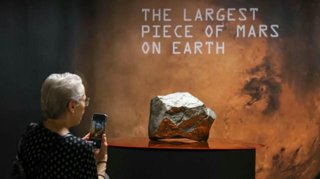 Niger untersucht Verkauf eines seltenen Mars-Meteoriten in New York Die Regierung von Niger ermittelt, wie ein 24,7 kg schwer