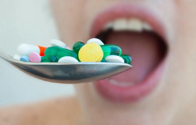 ✅Безконтрольний прийом вітамінів вбиває кишечник💊 🔹На жаль, багато хто досі вважає вітаміни невинною добавкою до їжі. Але б