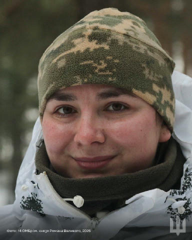 💪 Жінки йдуть у ЗСУ, щоб боротися за країну. У 23 роки Тетяна стала однією з перших дронарок Князівської бригади. Вона прово