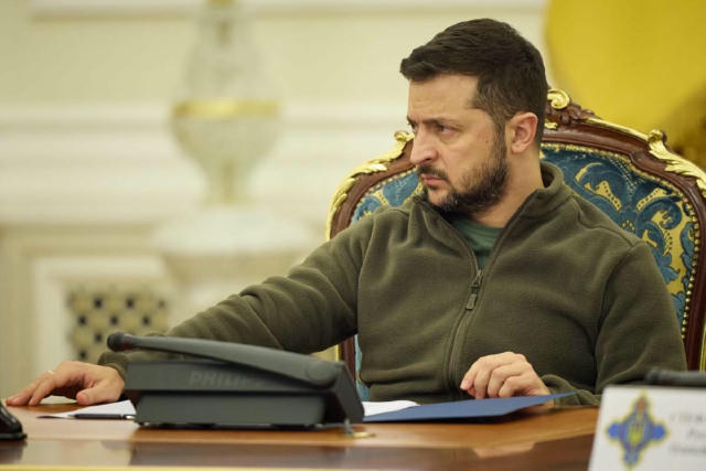 🪖Зеленський провів Ставку: Є рішення щодо закупівлі пікапів і фінансування бойових підрозділів "Є рішення. Перше - абсолютно
