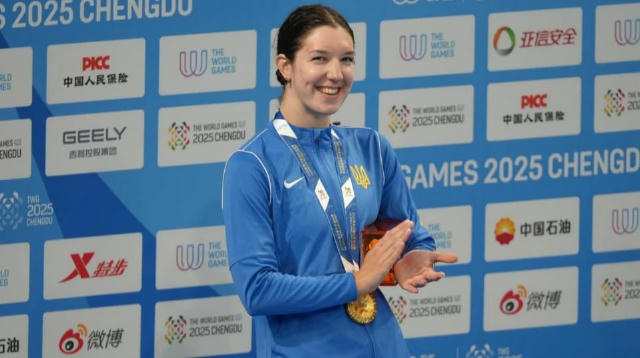 Софія Гречко та Анна Яковлева взяли золото і срібло у плаванні на 400 м в ластах, обійшовши росіянку на останній чверті диста