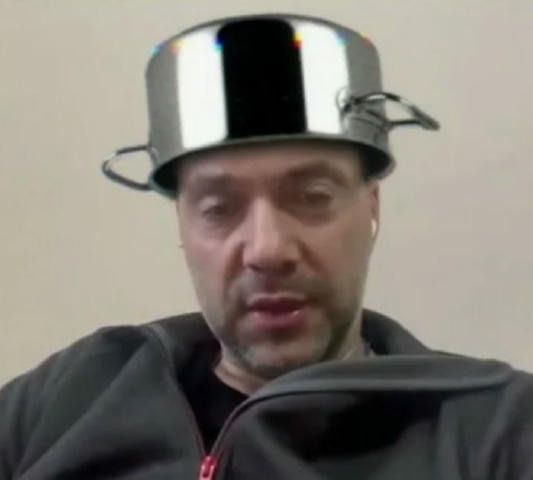 Известный украинский пропагандон Алексей Арестович задается вопросом: ⚡️То, что невозможно было отбить территории, было понят