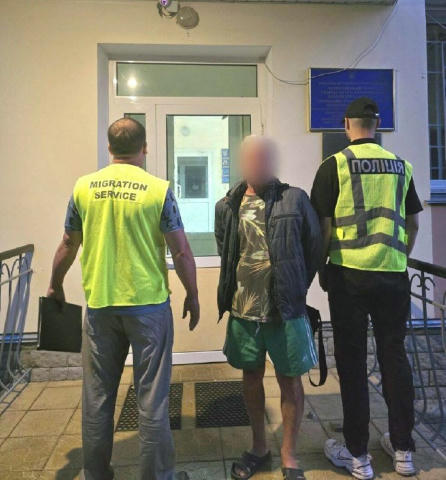 🚨 На Сумщині затримали порушника міграційних правил Співробітники ДМС та Управління стратегічних розслідувань виявили росіян