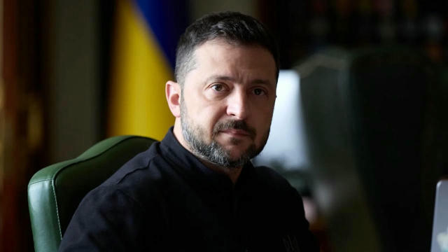 Зеленський пропонує дозволити виїжджати за кордон українцям до 22 років. На його думку, це «позитивна, правильна історія», як