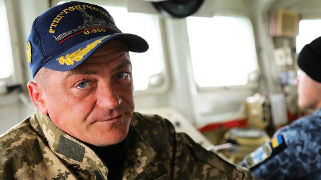 Легендарний командир єдиного мінного тральщика «Генічеськ» Олександр Бойчук повернувся додому з російського полону На жаль, ц