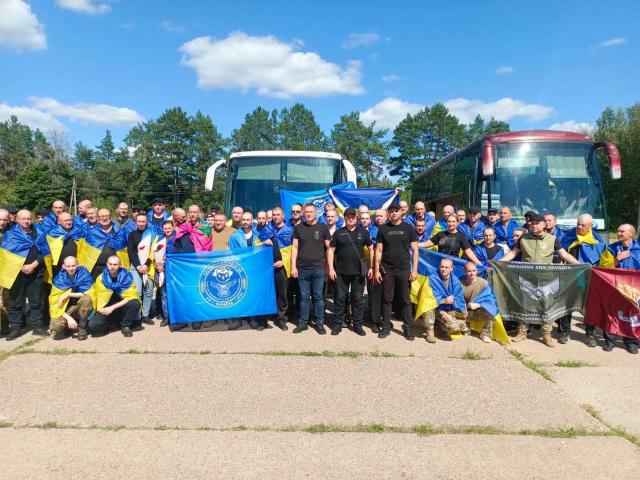 Відбувся обмін щойно Серед звільнених сьогодні цивільних є ті, хто утримувався росіянами з 2014, 2016 та 2017 років. 33 війсь