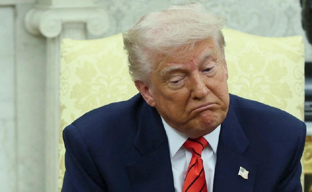 Трамп заявил, что не намерен призывать Израиль к прекращению ударов по Ирану.