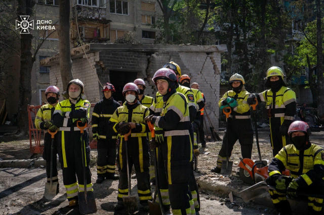 🕯️Дістали тіло ще однієї людини з-під завалів знищеної багатоповерхівки