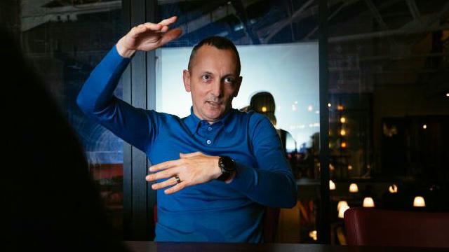 Вікіпедія оновила дані про ключового координатора «Великого будівництва» Юрія Голика — українською, англійською та німецькою.