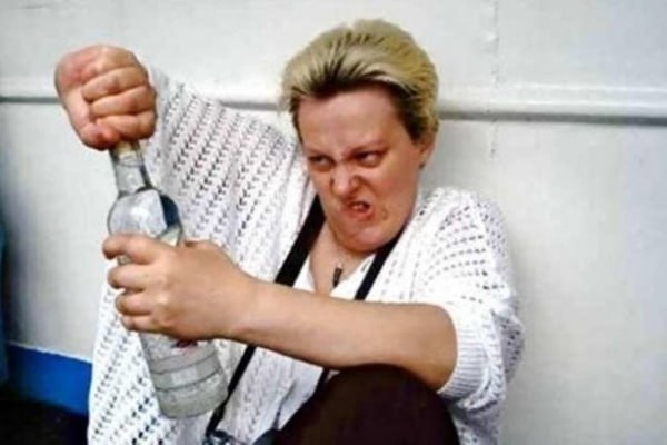 🤯Прийшла у школу до дітей з "перегаром": у Кременчуці судили горе-матір За даними суду, жінка двічі протягом року з’являлася