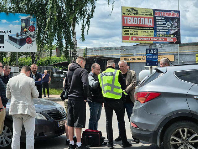 🚨 Мера Бердичева затримали на вулиці за підозрою у хабарництві За повідомленнями ЗМІ, Сергія Орлюка, мера Бердичева, затрима