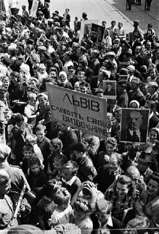 27 июля 1944 года советские войска освободили Львов от немецко-фашистских захватчиков. Подразделения Армии Крайовой получили 