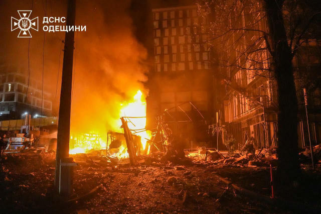 Унаслідок чергового удару по Одесі загинула одна людина. Пошкоджено 10 гаражних приміщень, адміністративну будівлю на територ
