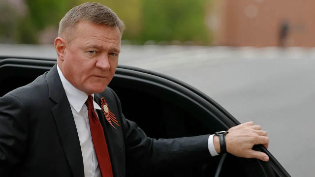 Russian ex-minister dies hours after dismissal Roman Starovoit, dismissed as transport minister by Putin earlier Monday, has 