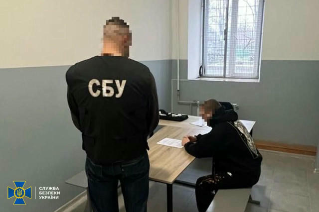 На Вінниччині 17-річного агента РФ, батько якого служить у ЗСУ, засудили до 5 років ув’язнення Юнак намагався підпалити адмін