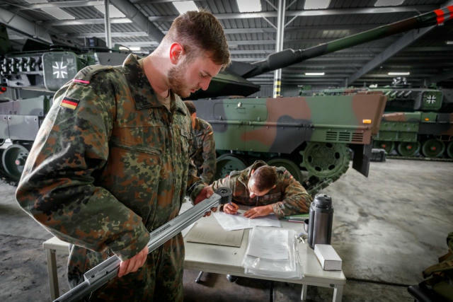 Громадяни Німеччини почали активно готуватися до війни, — Spiegel 📍61% німців побоюється настання війни на території Німеччи