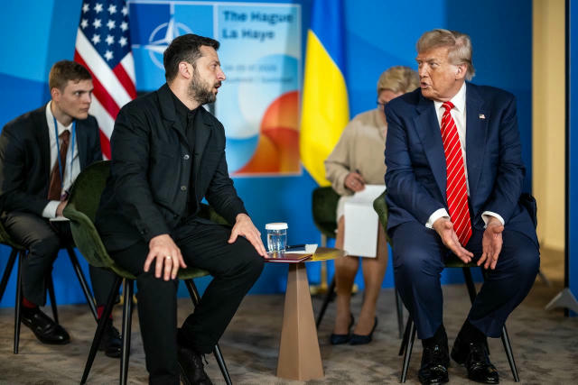 Трамп заявив, що США надішлють Україні додаткову «оборонну зброю». «Ми збираємося надіслати ще зброї. Ми мусимо — їм потрібно