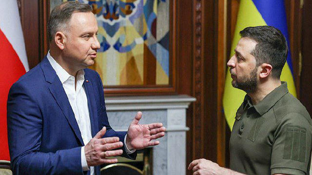 Зеленський не знав про Волинську трагедію до розмови зі мною, — президент Польщі Дуда "Думаю, він сказав правду, коли говорив