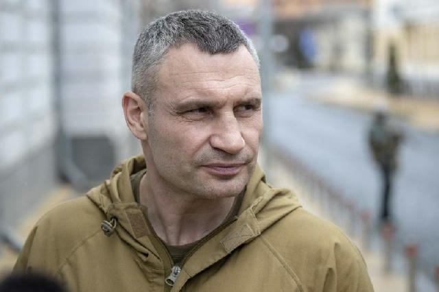 Тоталітарні методи використовуються проти опонентів влади, – Кличко розповів про загрози зсередини В Україні наростають тотал